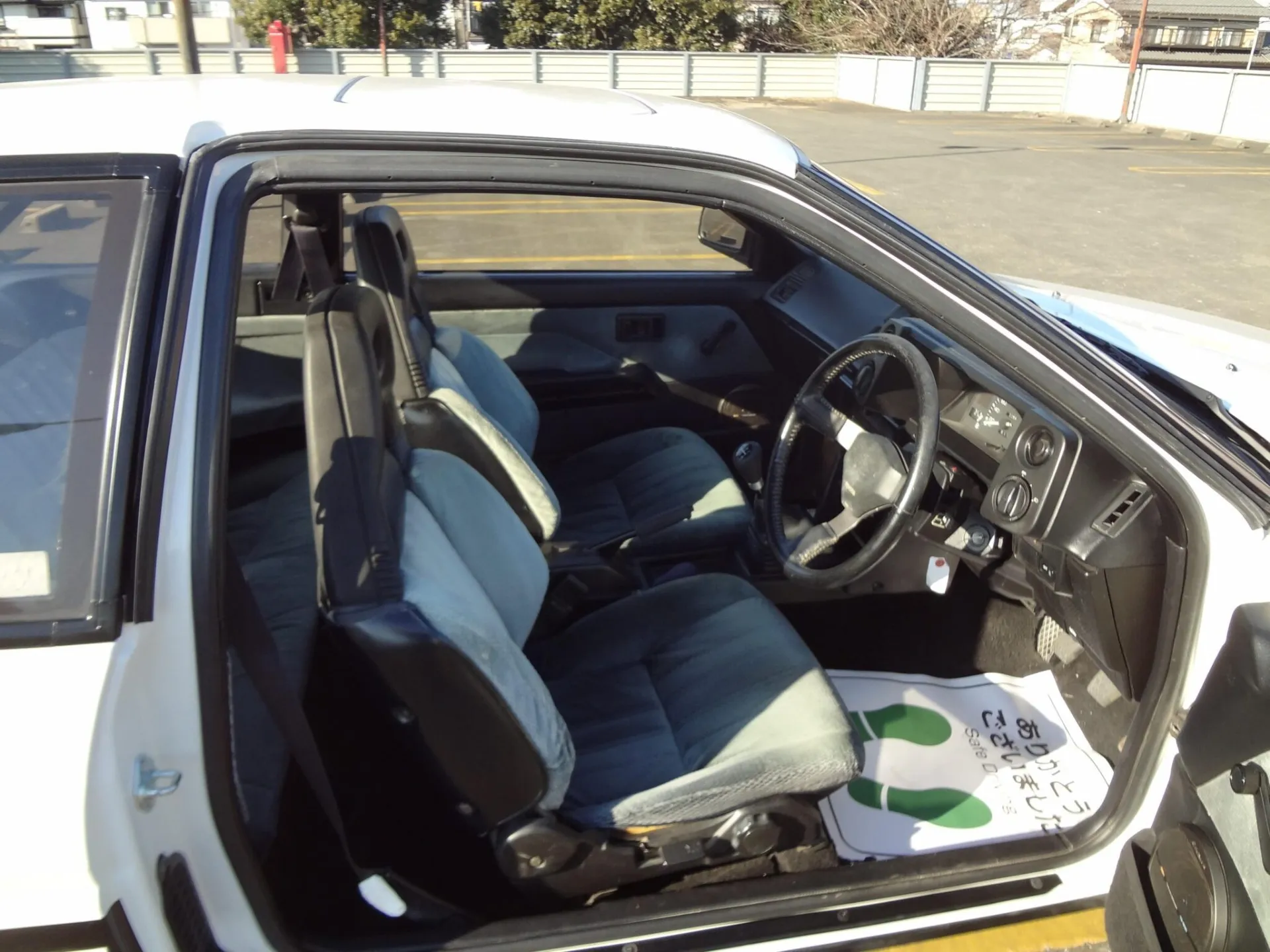 AE86カローラレビン2ドアGTアペックス 奇跡のフルノーマル